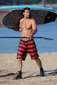 Jason-Momoa-shirtless-body