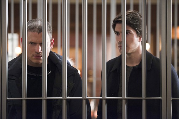 DC's Legends of Tomorrow -- "Pilot, Part 2" -- Image LGN102_20150922_0311b.jpg -- Pictured (L-R): Wentworth Miller as Leonard Snart/Captain Cold and Brandon Routh as Ray Palmer/Atom -- Photo: Diyah Perah/The CW -- ÃÂ© 2015 The CW Network, LLC. All Rights Reserved.