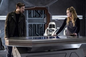 DC's Legends of Tomorrow -- "Blood Ties" -- Image LGN103A_0188b.jpg -- Pictured (L-R): Arthur Darvill as Rip Hunter and Caity Lotz as Sara Lance/White Canary -- Photo: Cate Cameron/The CW -- ÃÂ© 2016 The CW Network, LLC. All Rights Reserved.