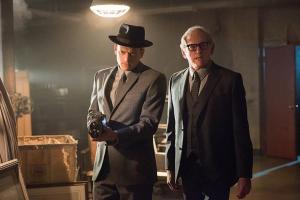 DC's Legends of Tomorrow -- "Night of the Hawk" -- Image LGN108a_0158.jpg -- Pictured (L-R): Wentworth Miller as Leonard Snart / Captain Cold and Victor Garber as Professor Martin Stein -- Photo: Dean Buscher/The CW -- ÃÂ© 2016 The CW Network, LLC. All Rights Reserved