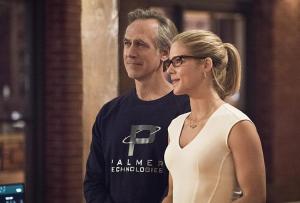 Arrow -- "Lost in the Flood" -- Image AR422a_0129b2.jpg -- Pictured (L-R): Tom Amandes as Noah Kuttler/Calculator and Emily Bett Rickards as Felicity Smoak -- Photo: Dean Buscher/The CW -- ÃÂ© 2016 The CW Network, LLC. All Rights Reserved.