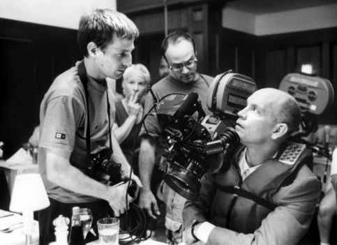 Spike-Jonze-with-John-Malkovich-on-the-set-of-Being-John-Malkovich.jpg